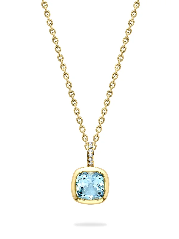 Stylish gold necklaces for women-Florentine Dolce Vita Cushion Aquamarine Yellow Gold Pendant