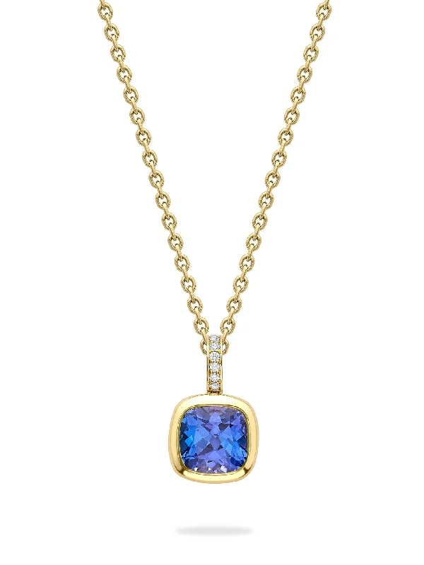 Boho-style necklaces for women-Florentine Dolce Vita Cushion Tanzanite Yellow Gold Pendant